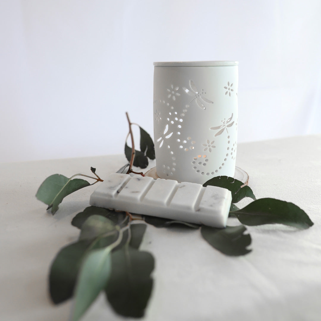 White_dragonfly_waxburner