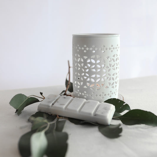 lattice wax burner with hand poured soy wax melt bar with botanicals available in various frgrances