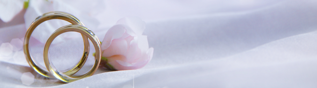The Perfect Wedding Gift: Home Fragrance from Little Moments Melts