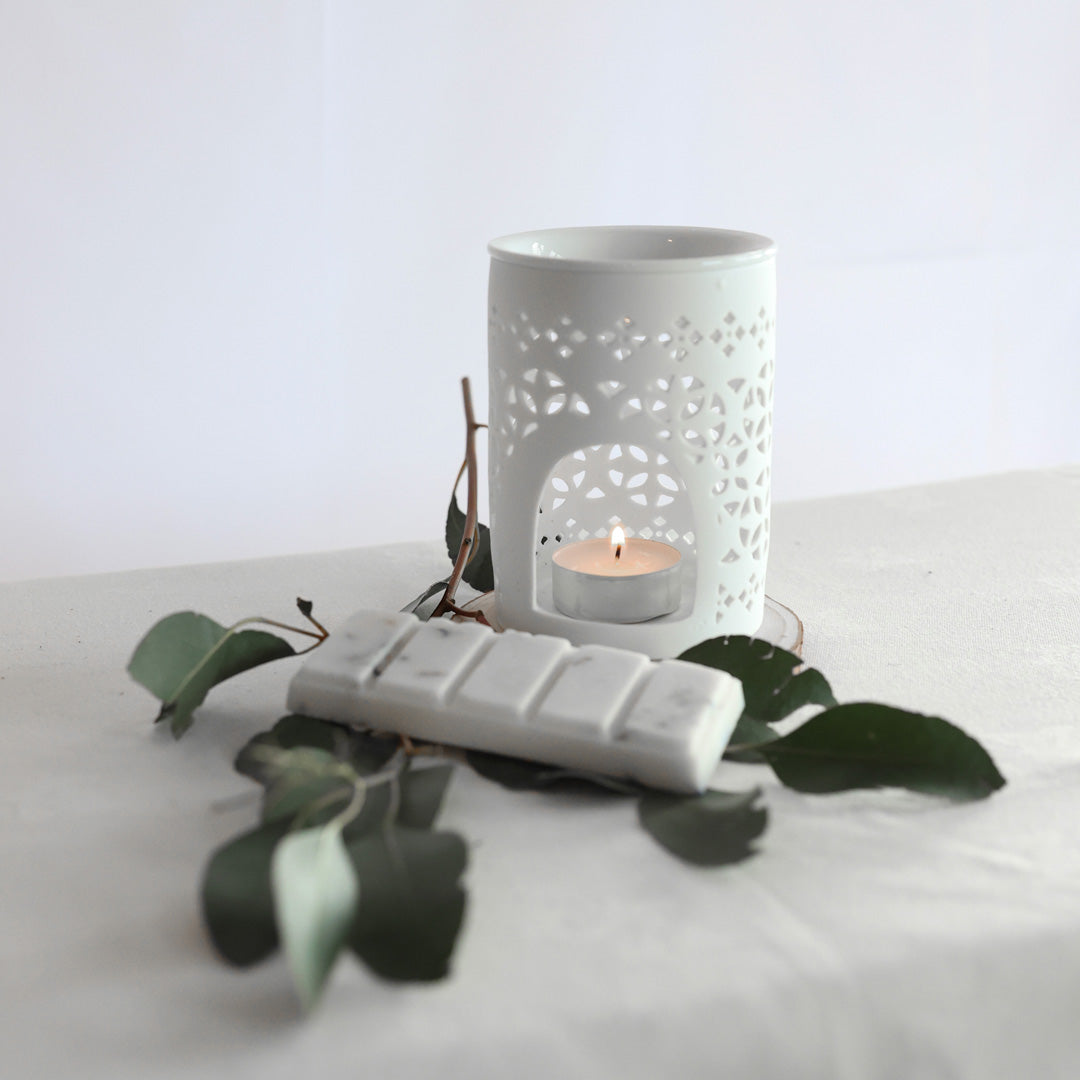 lattice wax burner with hand poured soy wax melt bar with botanicals available in various frgrances