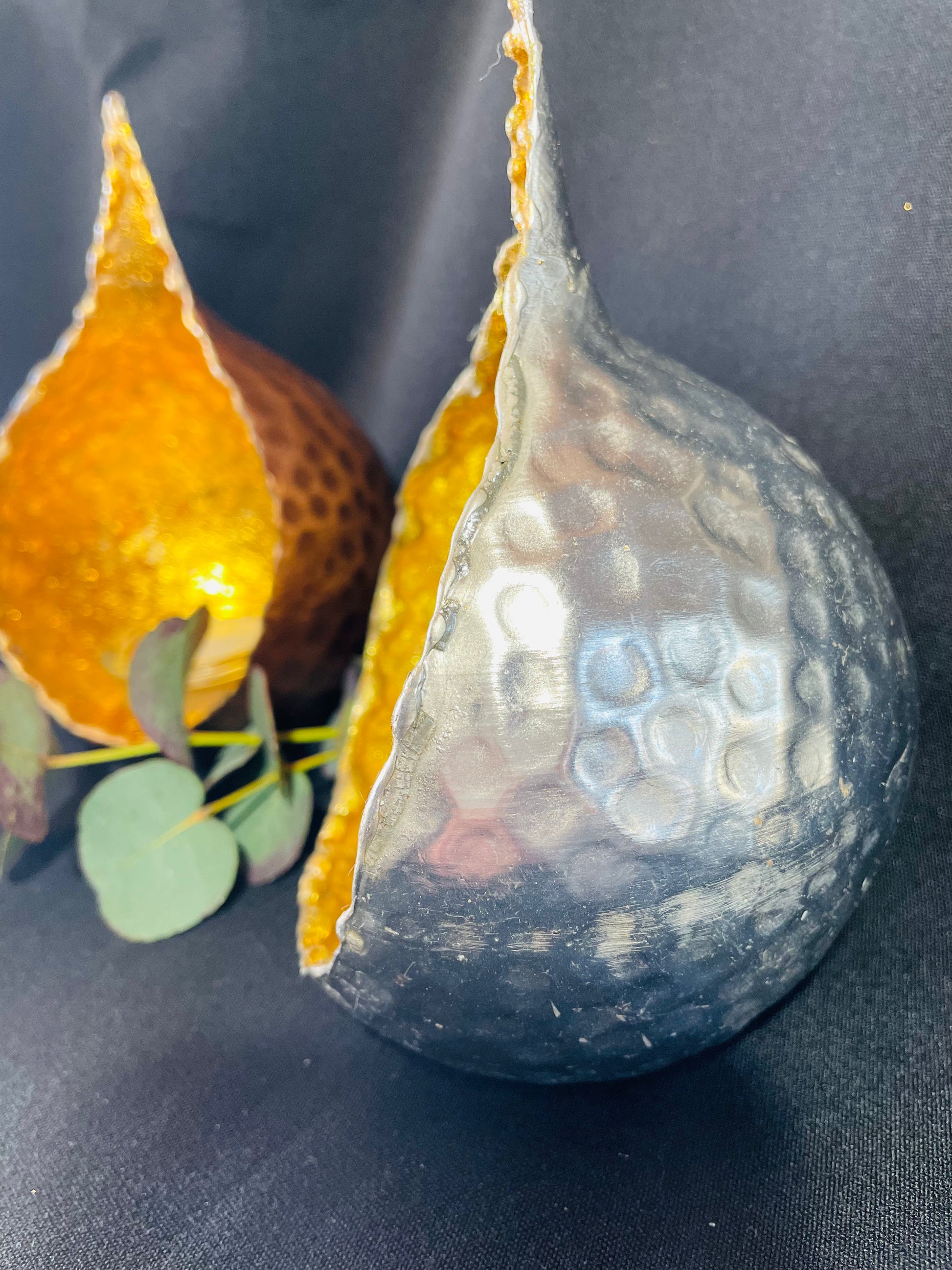 Hammered _metal_tealight_holder